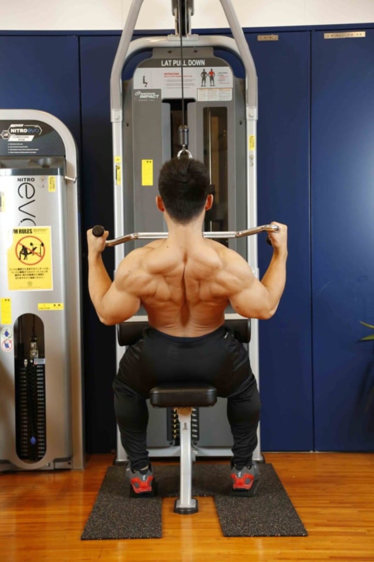 ラウンド型グリップ 究極のパラレルラットプルダウンバー 筋トレのプロ直伝！背中を鍛える「ラットプルダウン」徹底解説！【動画