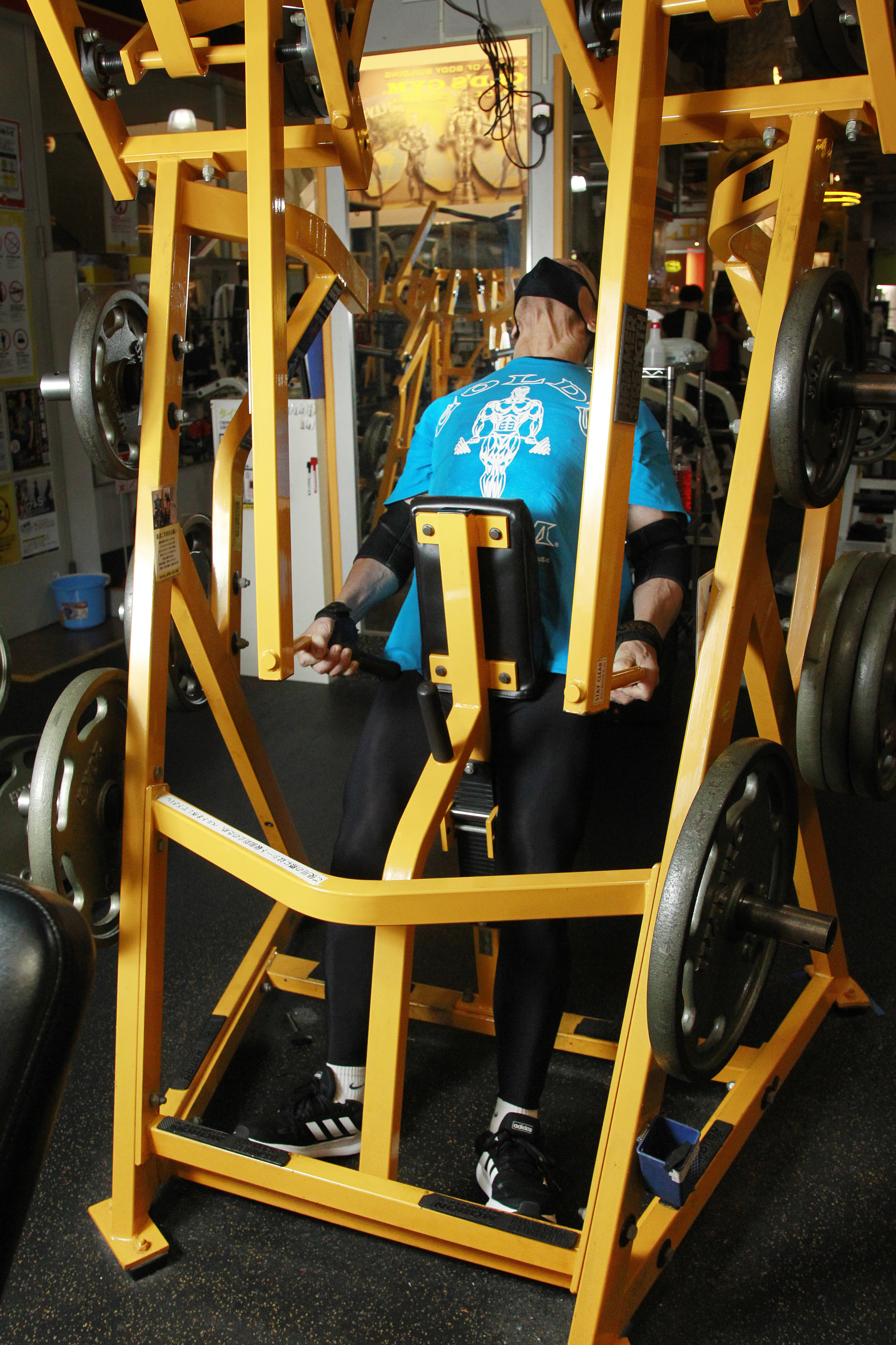 強烈な収縮感が背中を襲うDYロウイング | FITNESS LOVE(フィットネスラブ)