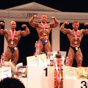 今年還暦を迎えた“狂気の男”~俺の素質は努力だけ~視力を失ってまで筋肉を鍛えボディビルで勝利を勝ち取った男の執念(前編)