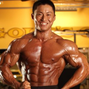 【動画】ボディビル世界王者・鈴木雅が細かく解説「意外とできていない!?横腹をしっかり鍛えるためのツイストクランチ」