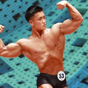 フォトギャラリー まるでダビデ像!筋肉芸術!新設・クラシックフィジークは五味原領が制す 8.8 ジャパンオープン選手権大会
