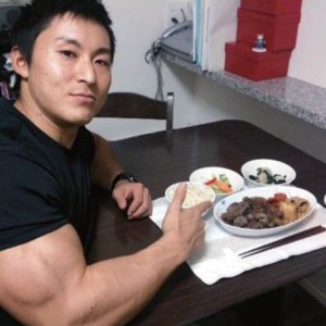 【増量筋肉飯】身体を大きくするなら肉よりご飯!ポテチはふりかけ!昔は白米を1日9合食べていた=鈴木雅