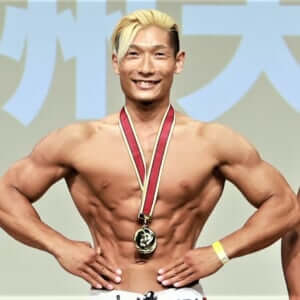 格闘技経験者は筋肉で競うボディメイク競技でも強かった!マッスルゲート九州で2カテゴリー優勝したパパマッチョ