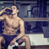 筋トレ初心者も！「いつ飲むの？」「効果は？」プロテインの種類や摂取量、糖質について解説