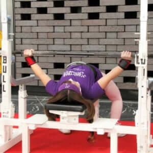 ギランバレー症候群を乗り越えた筋トレ女子がベンチプレス57.5kgに成功!