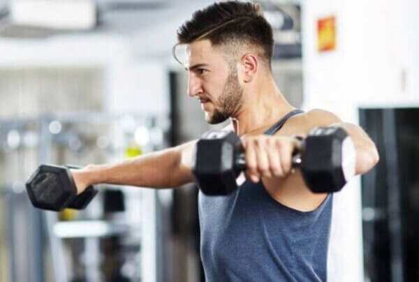 【三角筋、肩の筋肉の鍛え方】筋トレで効果的に刺激を与えるプッシュ系種目とプル系種目とは