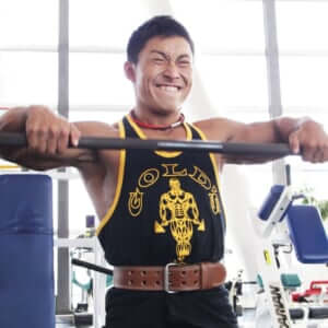 鈴木雅選手が分かりやすく指導!三角筋を目立たせる前側の鍛え方