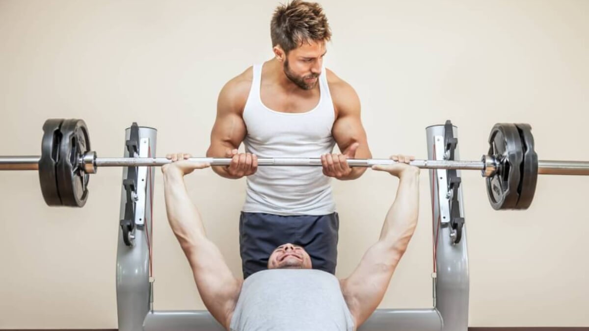 友達以上コーチ未満」筋トレのパートナーがいれば限界を超えられる