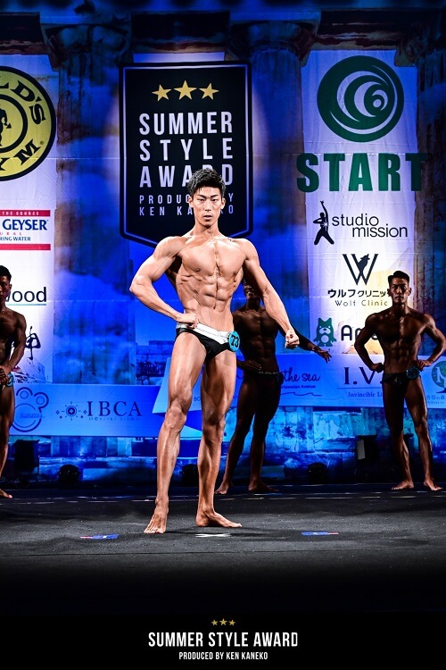 SPORTS MODEL middle