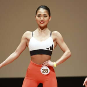 「男性に頼らず重いものが持てる」ガリガリだった女性が筋肉コンテストで2冠に輝く