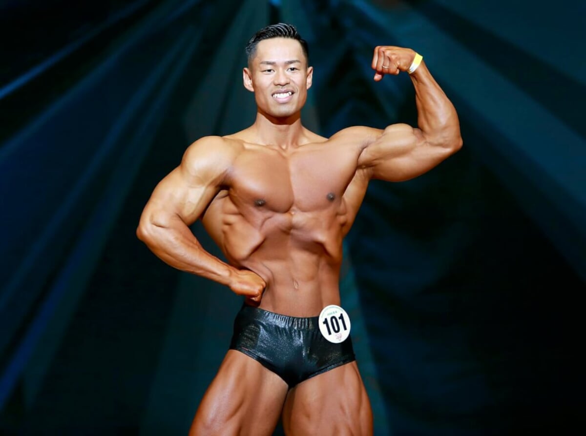 クラシックフィジーク日本一に輝いた喜納穂高の筋骨隆々な肉体美