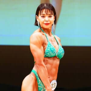 腹筋バキバキ!40歳から始めたママさんバレーと陸上がきっかけで筋肉に目覚める