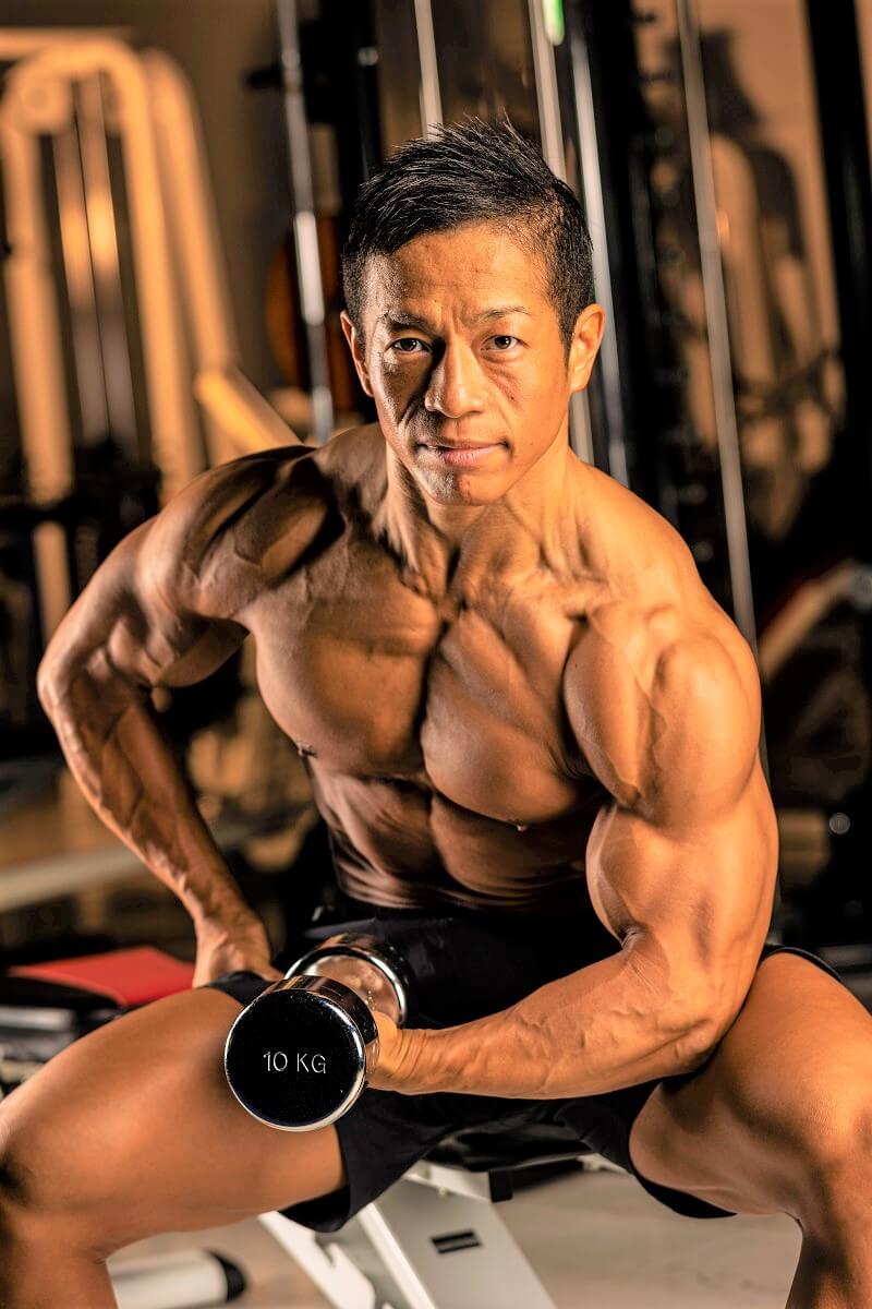 『食事』をいかにボディメイクに生かすか？バズーカ岡田の書籍『世界一細かすぎる筋トレ栄養事典』が発売