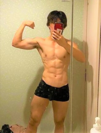 減量後（2022年9月）　68kg体脂肪９％　身長180cm