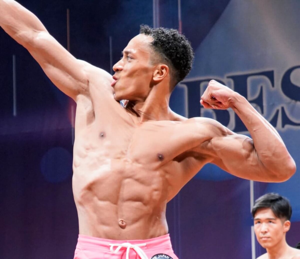 ミスター医者」部門グランプリの28歳が披露した逆三角形ボディ！患者