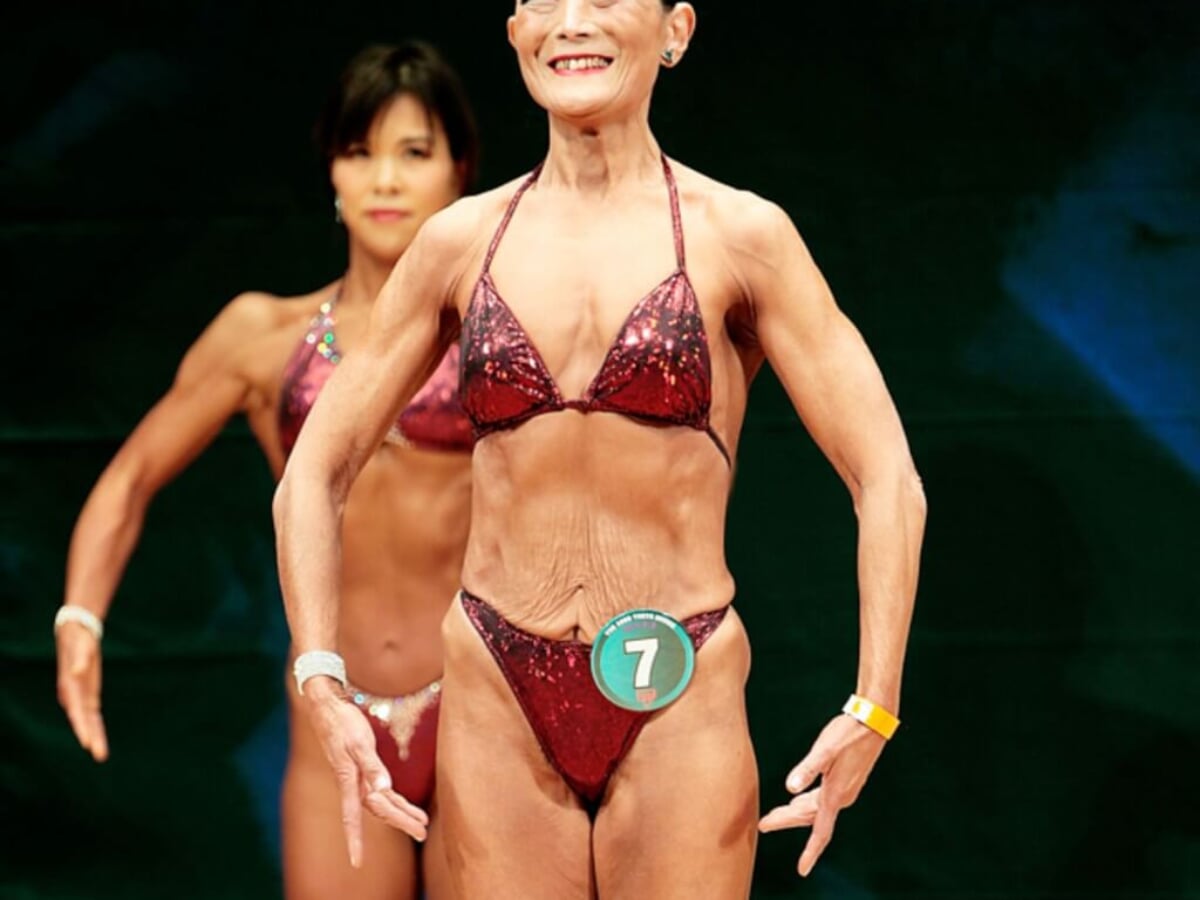 69歳が女子フィジークで筋肉美を披露 67歳でコンテストに向けた筋トレ