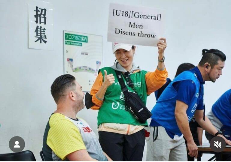 駒澤競技場でのデフ陸上のボランティア写真