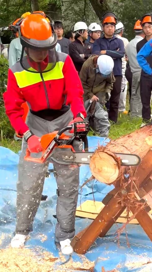 ミス日本みどりの大使の安藤きらりがチェーンソー伐木等特別教育講習を受講