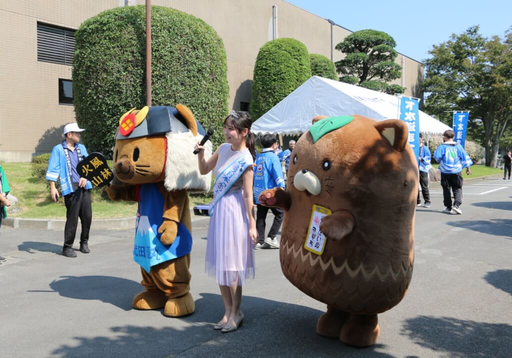 下水道まつりにミス日本「水の天使」の安井南