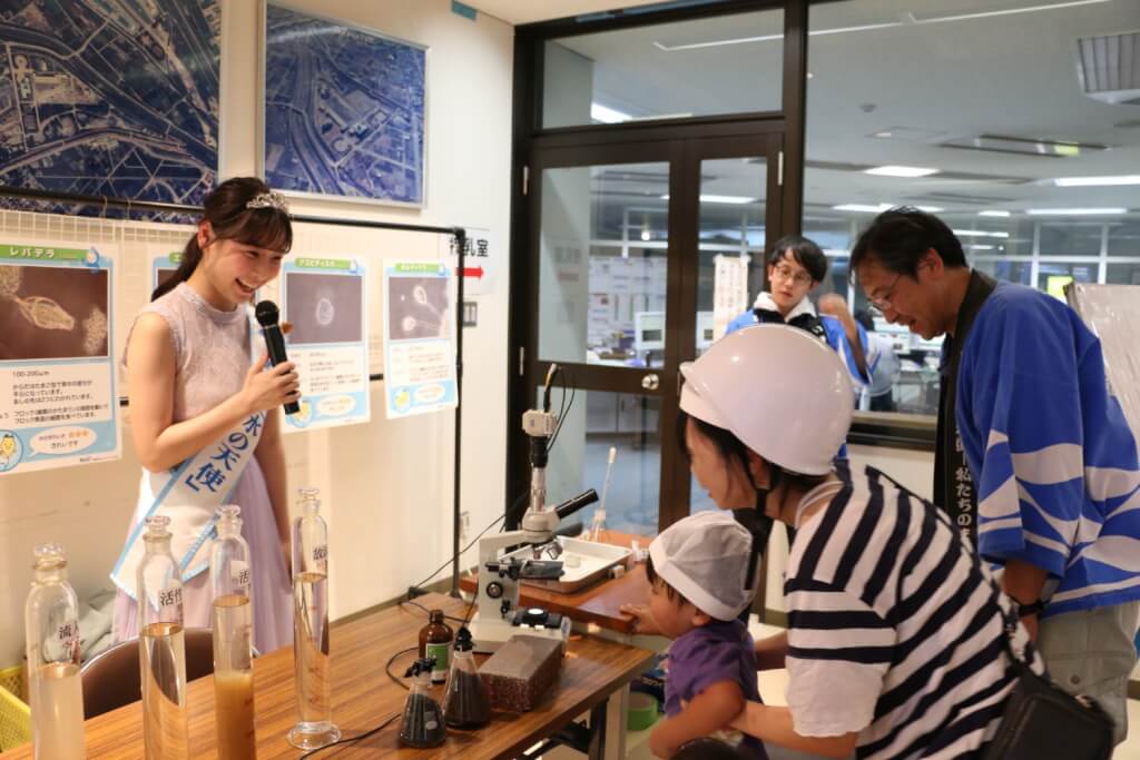 下水道まつりにミス日本「水の天使」の安井南