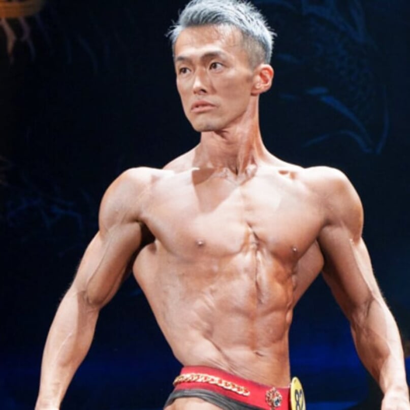 42歳が「お尻まで」バキバキに仕上げてボディコンテスト満点優勝