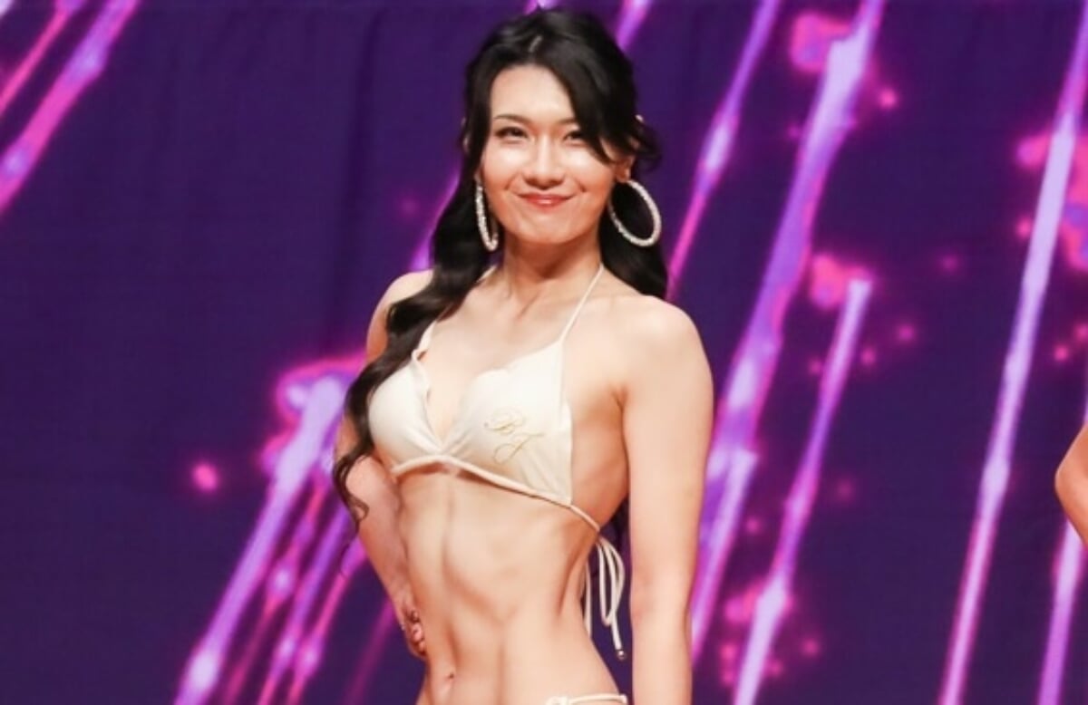くびれと丸いヒップの曲線美をつくりあげ健康美コンテスト優勝の29歳