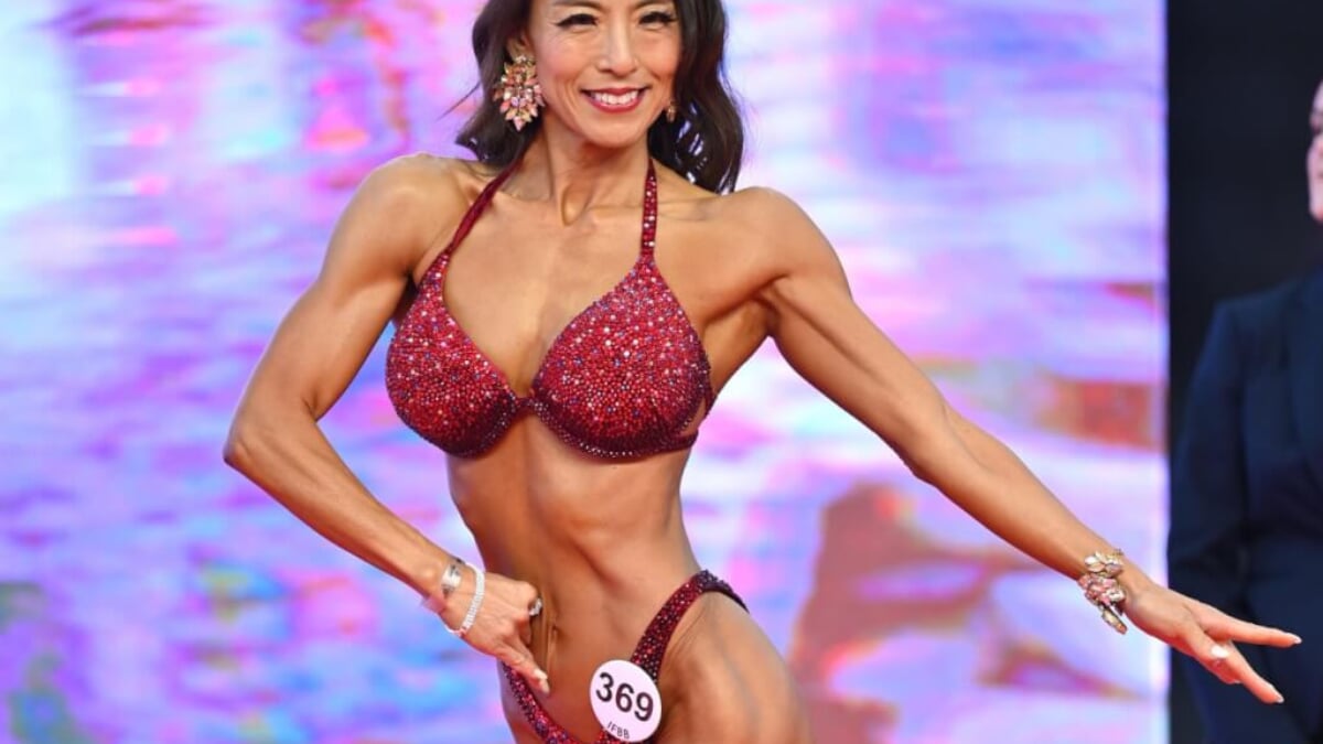 Vシェイプと丸みのある脚で魅了した47歳 初の国際大会で2位獲得！日本