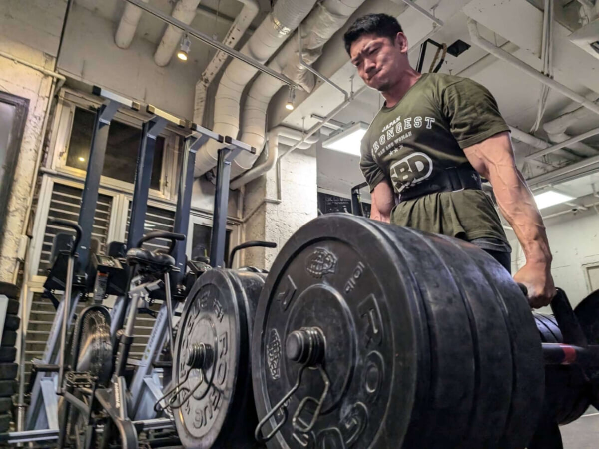 肉離れ中でもベンチプレス!?「自分でも制御ができない」ストロングマン 