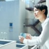 コーヒーを楽しむ男性