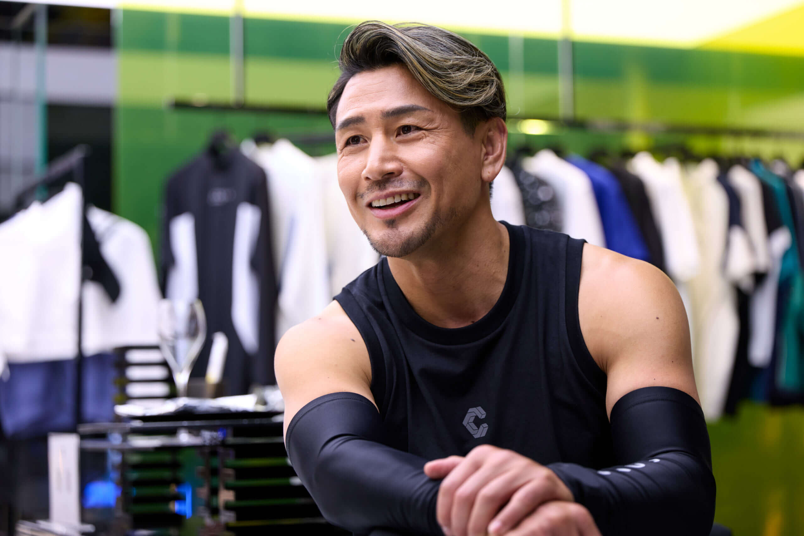 【極美品】CRONOS ストレッチ スタジアムジャンパー トープ M 魔裟斗 魔裟斗、46歳の肉体を支える