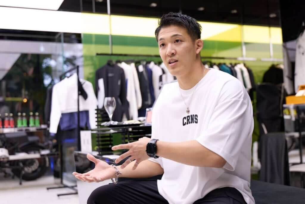ONEキックボクシング世界フェザー級暫定王者・野杁正明がCRONOSを選ぶ