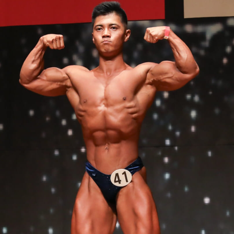 25歳・極太でバキバキの下半身でボディビルオーバーオール優勝