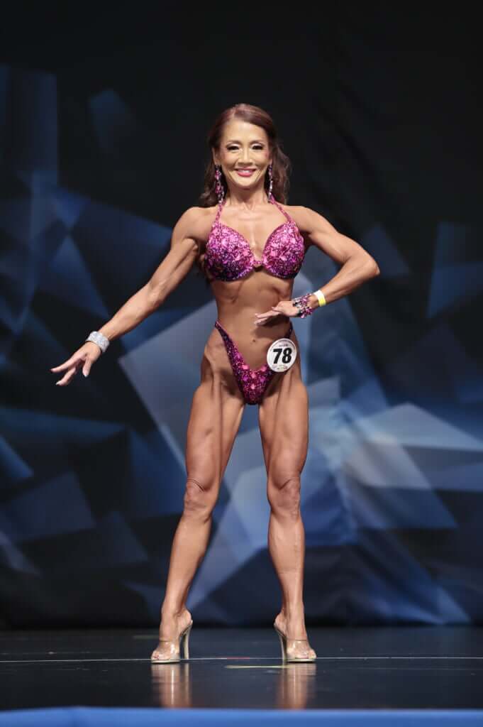60歳から筋トレ開始でこの身体！メリハリのある筋肉美でボディ