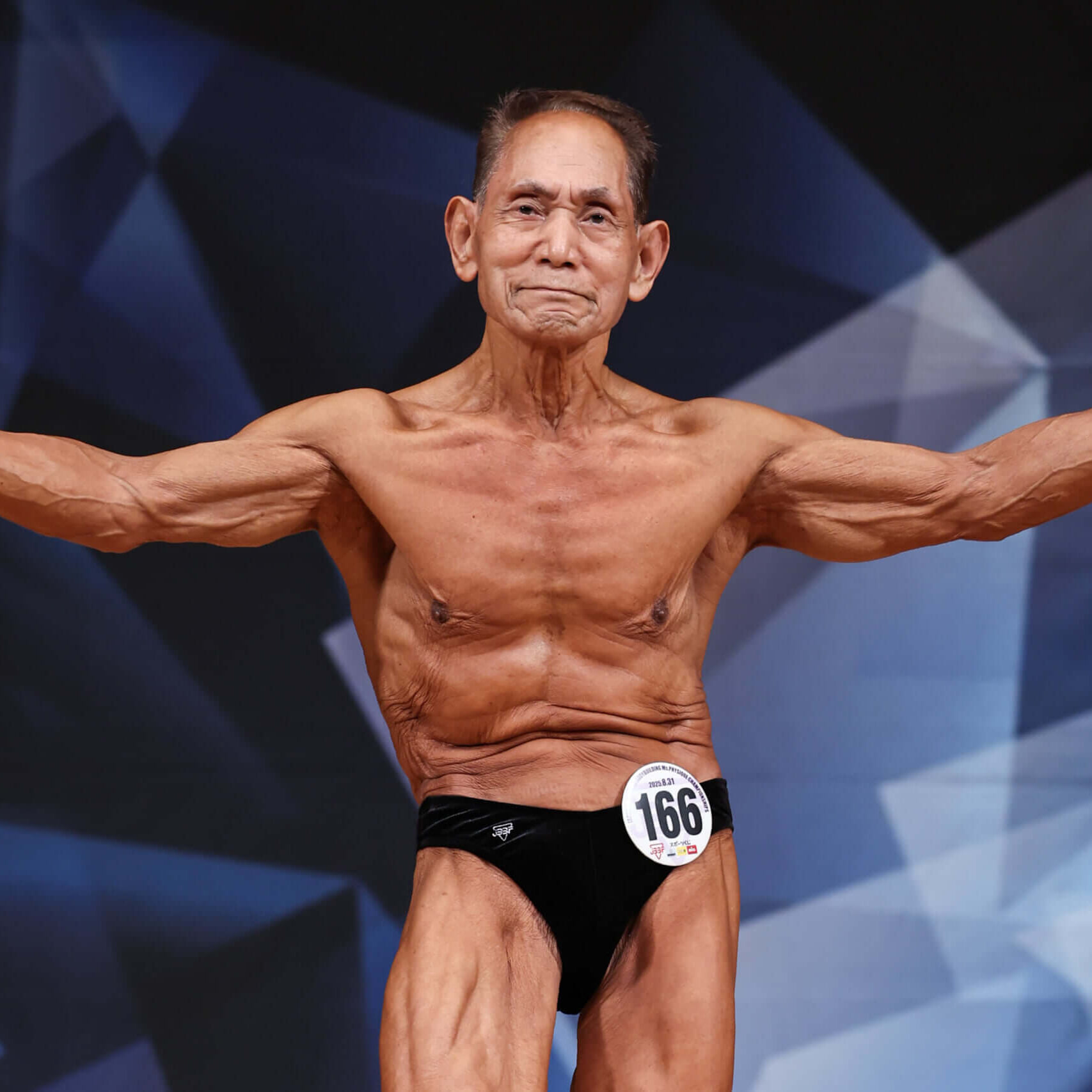 生ける伝説」89歳ボディビルダーが通算16度目の日本マスターズ優勝