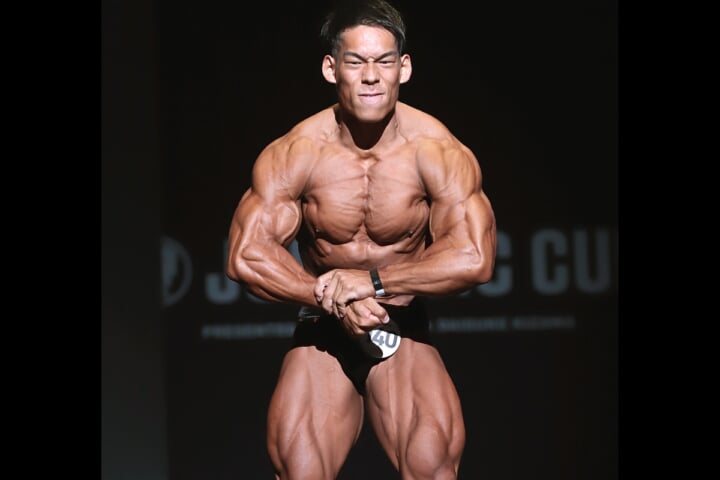 レッグプレスやダンブルなど、怪物・扇谷開登の大木の如き脚を作る筋トレメニューとは？【解説！扇谷開登の超高密度トレーニング】脚トレ歴2年足らずで日本トップに!?