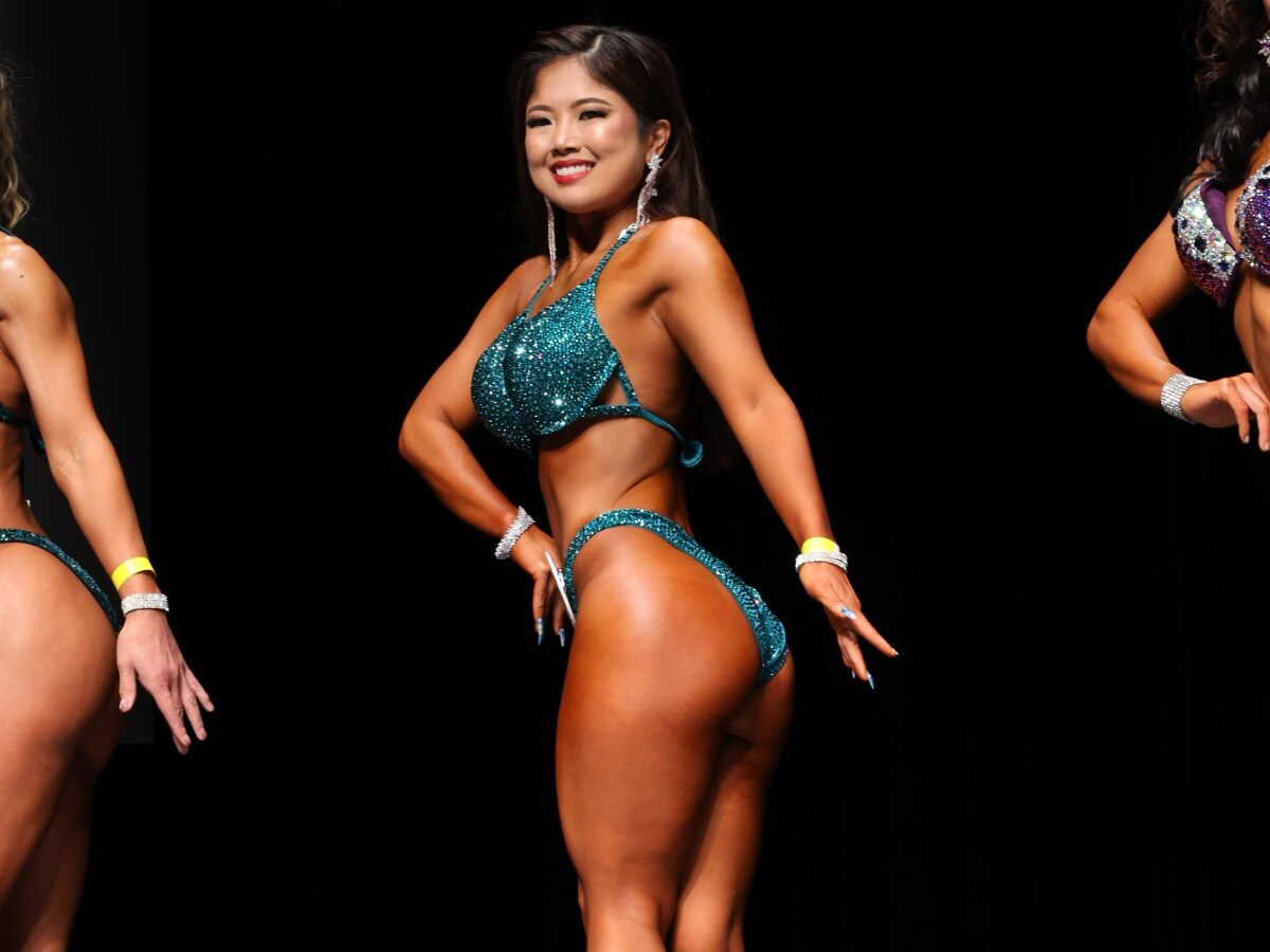 神崎綾さん
