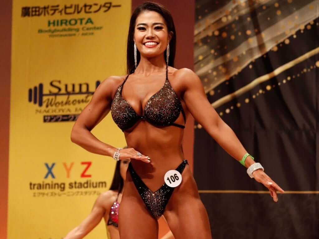 坂井里穂