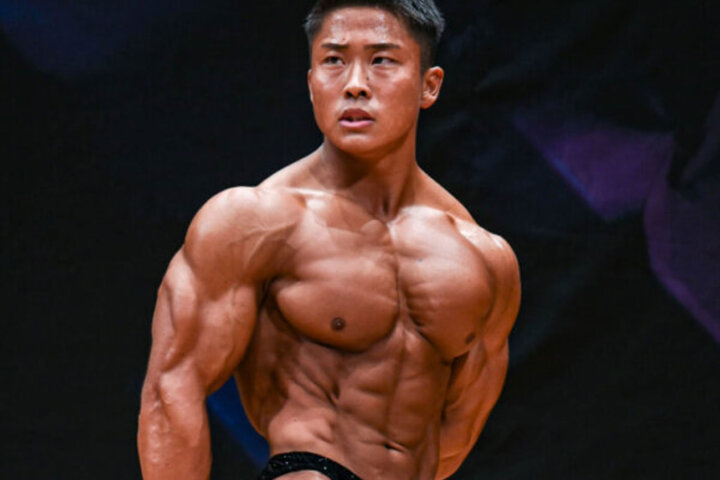 ベンチプレスで肩や腰が痛い！原因と改善策をボディビル王者・相澤隼人が伝授