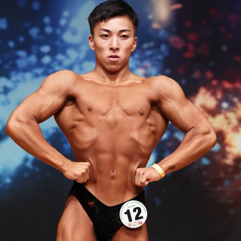 極端なボディービルダー 18歳・高校3年生のボディビルダーが全国大会で活躍「バルクアップの