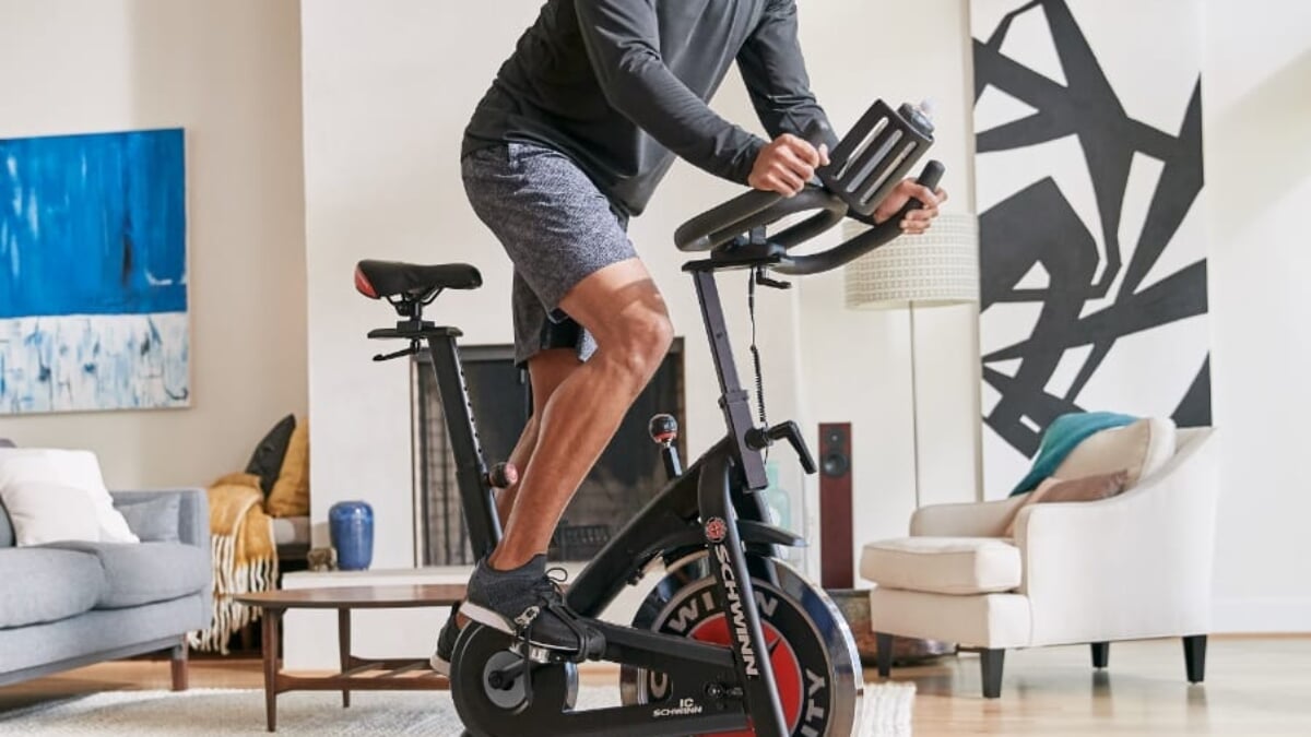 値下げ室内サイクリング Amazon | Schwinn(シュイン) インドアサイクリングバイクシリーズ L