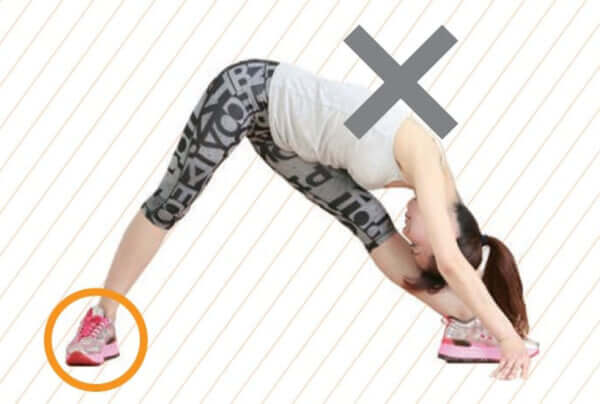 自宅でできる！綺麗な姿勢を作るための骨盤下部にアプローチするエクササイズのやり方とは？