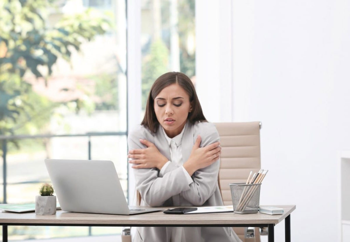 筋肉を意識して冷えにくい体を目指す！ 冷え性（冷え症）を改善したい時の下半身を鍛えるヨガのポーズとは