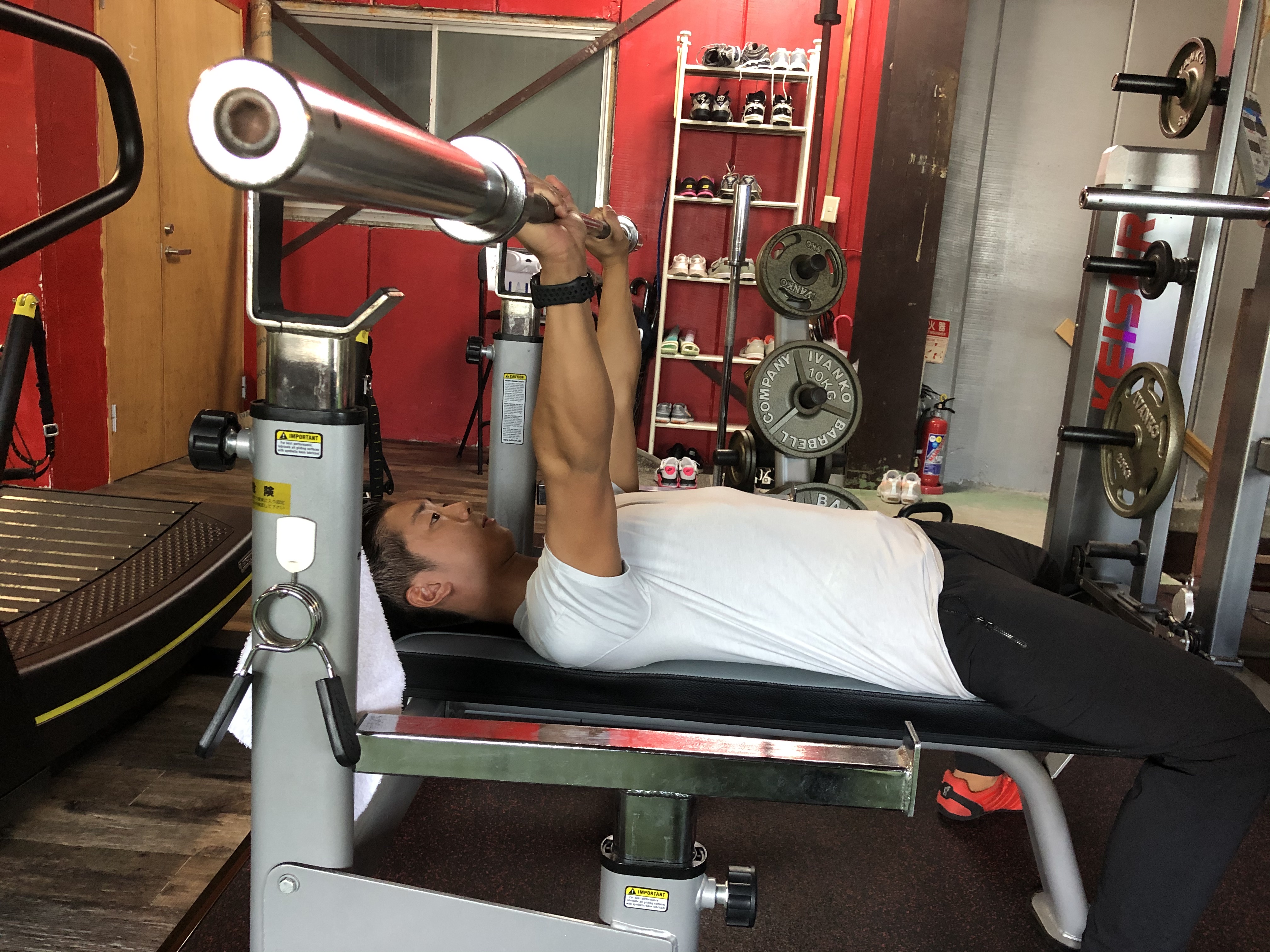 ベンチプレスをやるとき ブリッジは必要なのか Fitness Love