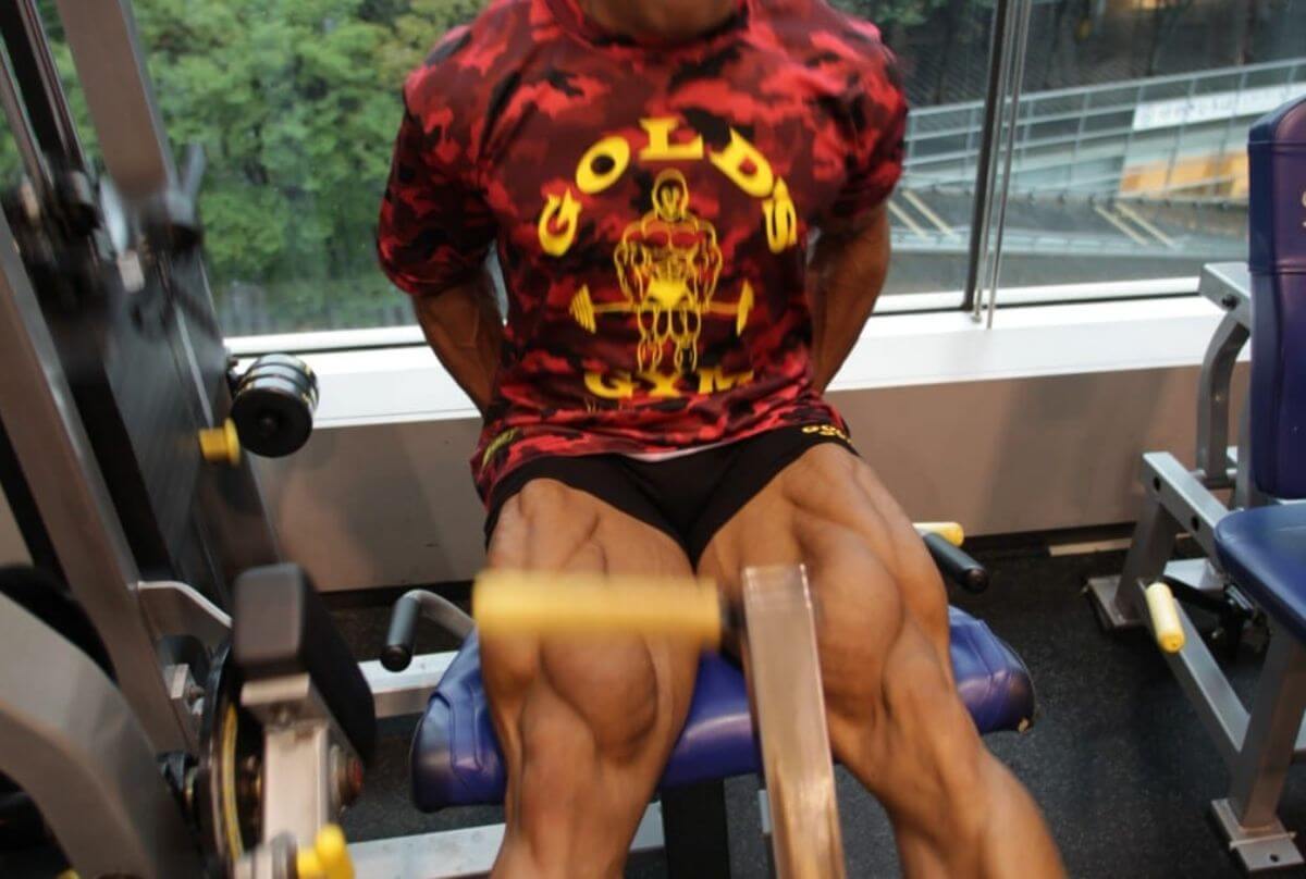 【大腿四頭筋に効く筋トレ種目】初心者にもおすすめの鍛え方を世界チャンピオン・鈴木雅が解説