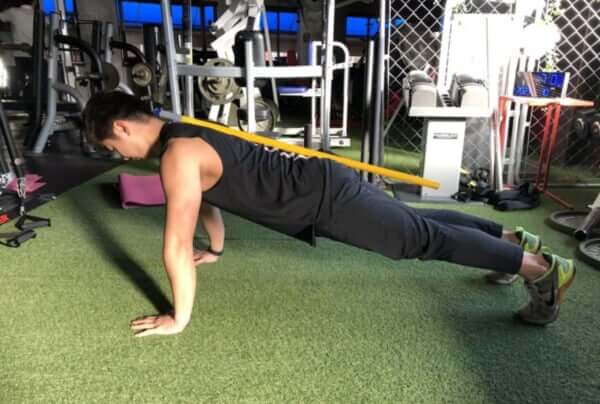 腕立て伏せの正しいフォームとは？プッシュアップのやり方を伝授