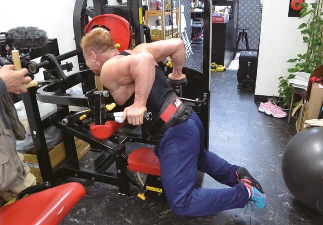 大胸筋が張り裂けそう 谷野式ディップスで大胸筋を徹底的に追い込む Fitness Love 大胸筋が張り裂けそう 谷野式ディップスで大胸筋を徹底的に追い込む Fitness Love