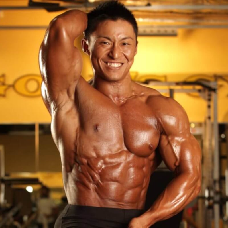 動画】ボディビル世界王者・鈴木雅が細かく解説「しっかり割れた腹筋を