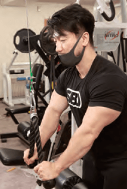 ベンチプレスkg級世界チャンピオンの丸太のように太い腕の筋肉をつくったトレーニング そのやり方を公開 Fitness Love ベンチプレスkg級世界チャンピオンの丸太のように太い腕の筋肉をつくったトレーニング そのやり方を公開 Fitness Love