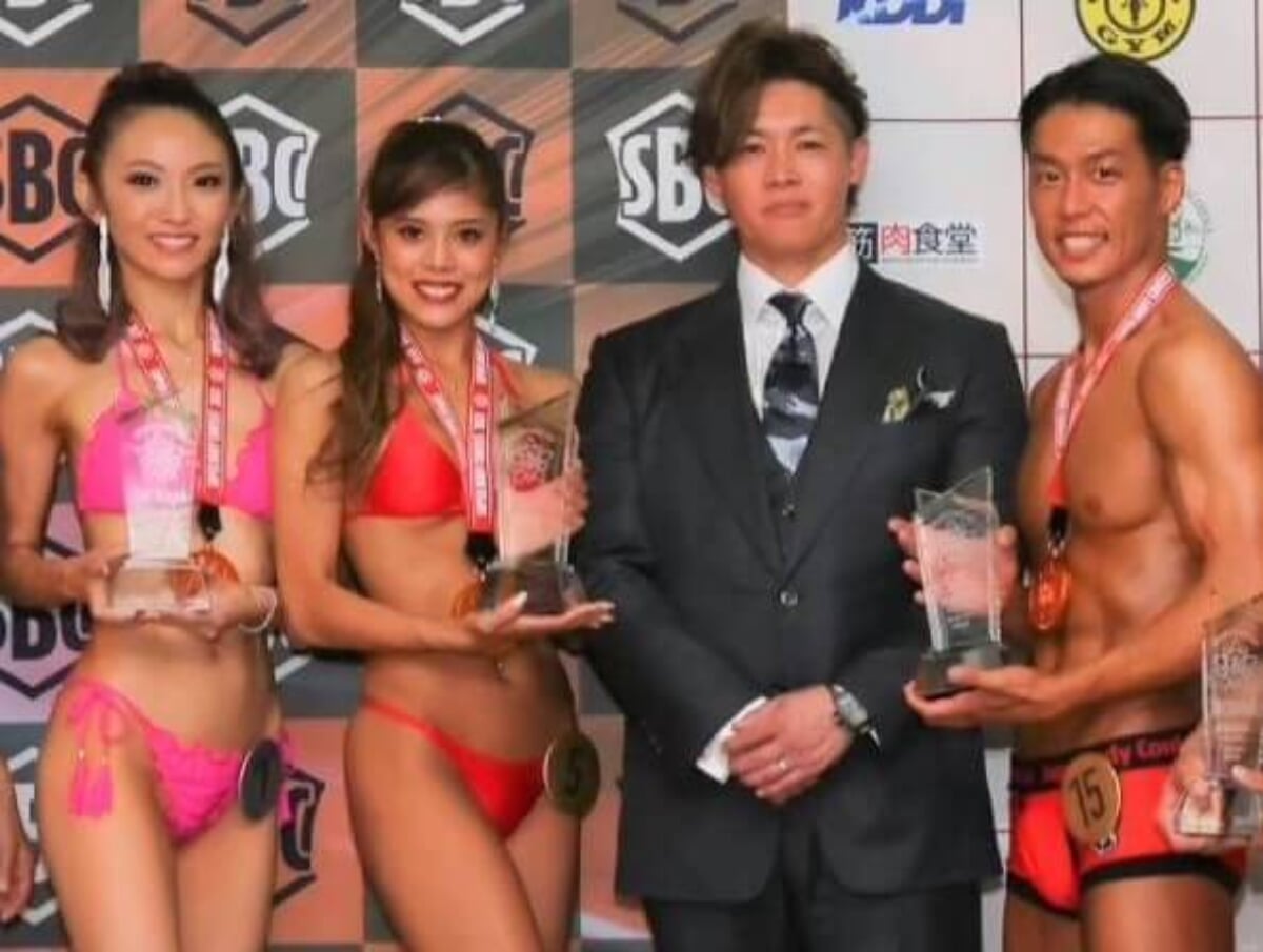 ポイントはお尻。S字ボディラインに磨きをかけた長谷川由稀が