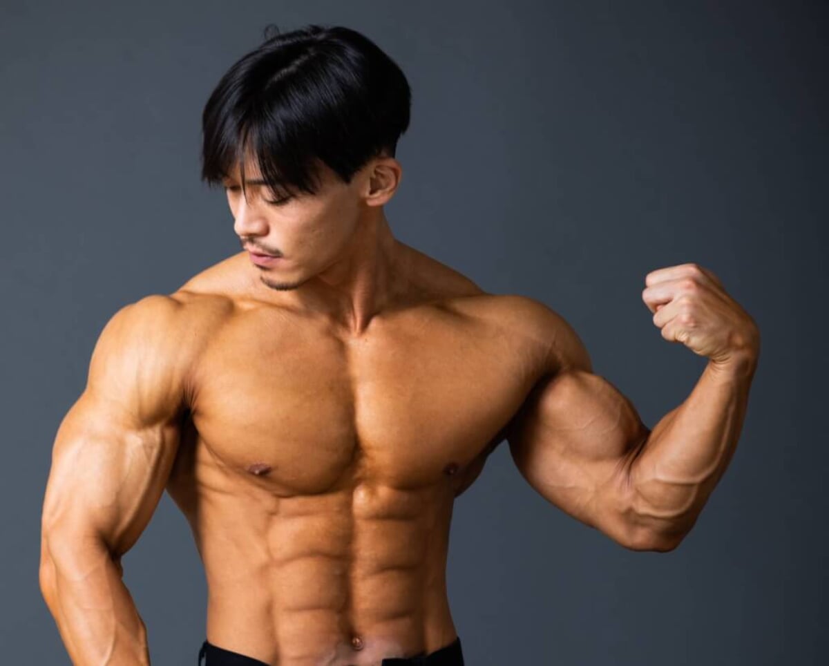 GOLD'S GYM トレーニングパワーベルト直筆サイン(世界選手権 嶋田慶太) 嶋田慶太が総合優勝！芸術的なプロポーションで男子ボディビルで
